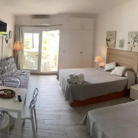 Apartman Sunny At Benal 4 Pools, Water Slides Steps From *